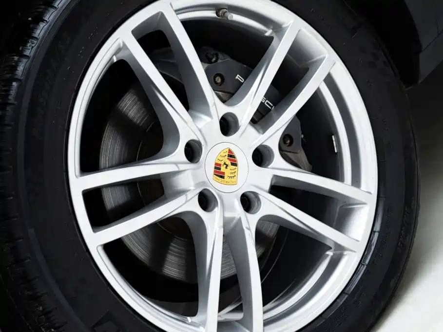 Porsche Cayenne — миниатюра 6