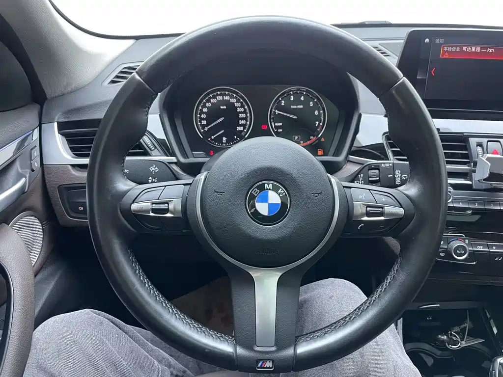 BMW X1 2022 sDrive20Li Premium