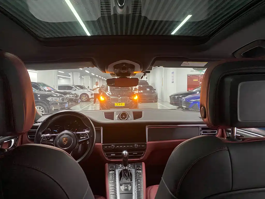 Porsche Macan — миниатюра 8