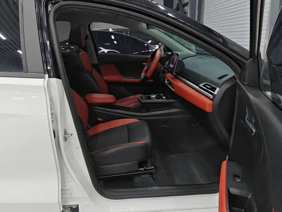 BYD e2 — миниатюра 8