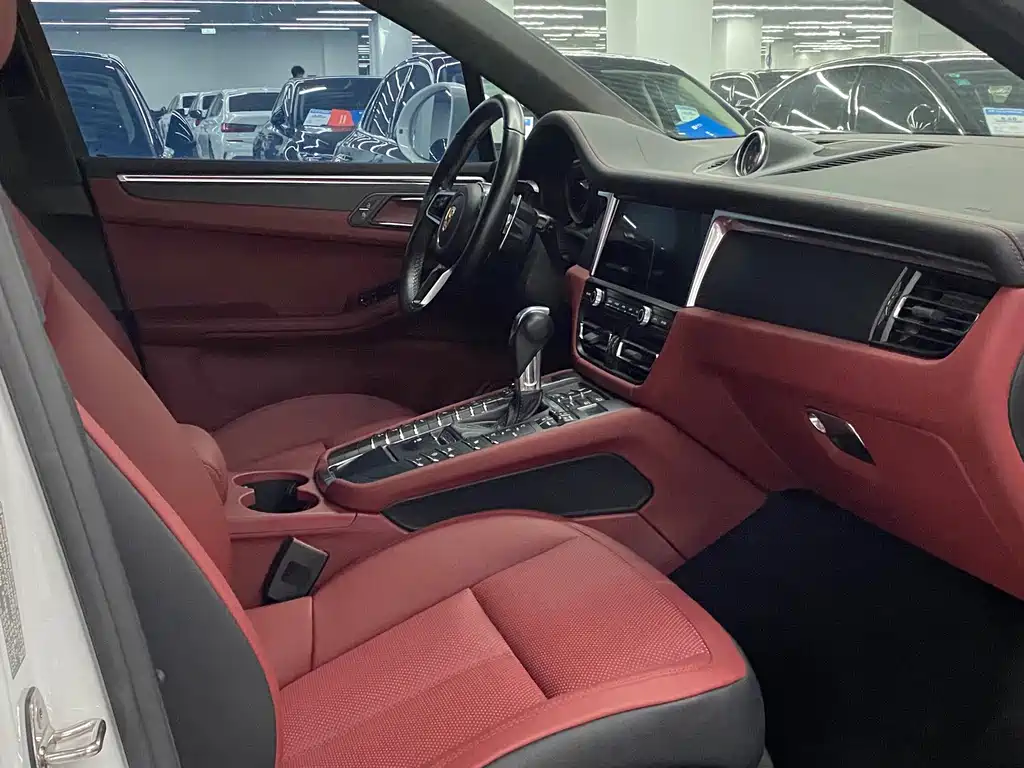 Porsche Macan — миниатюра 6