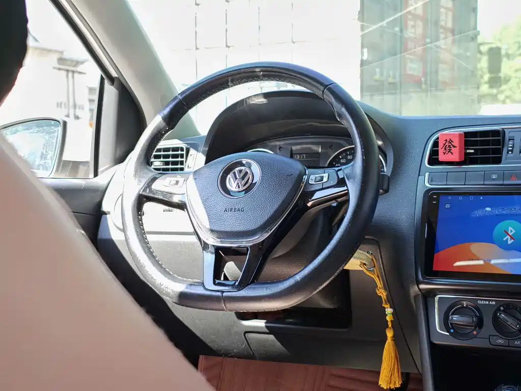 Volkswagen Polo — миниатюра 13