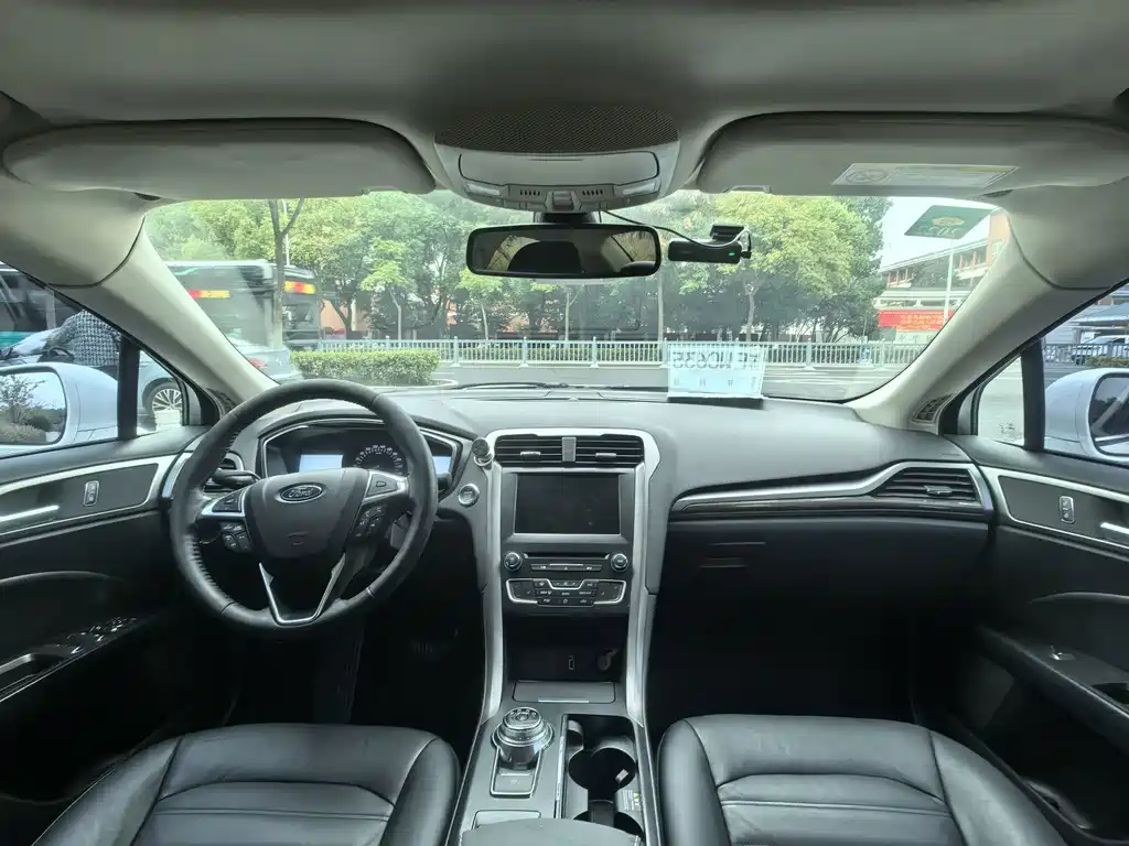Ford Mondeo — миниатюра 13
