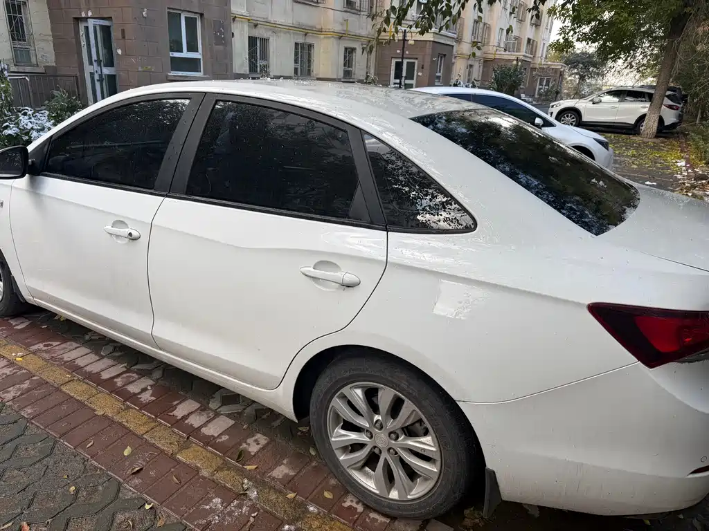 Buick Excelle — миниатюра 8