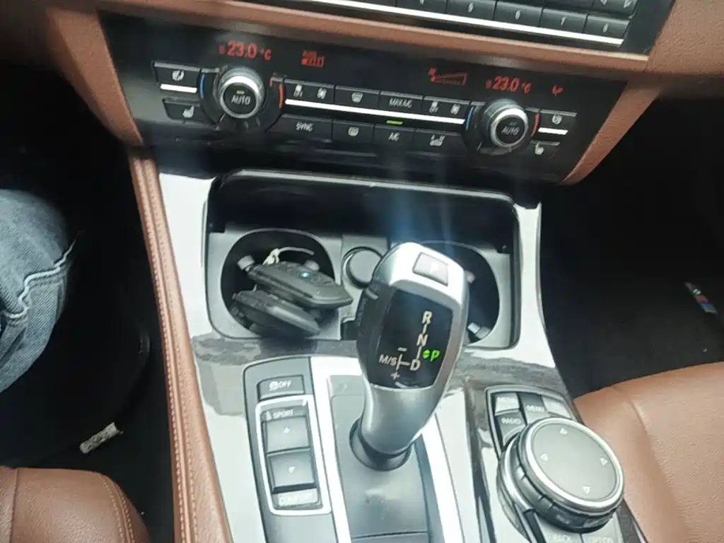 BMW 5 Series — миниатюра 14
