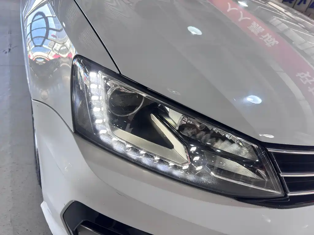 Volkswagen Sagitar — миниатюра 17