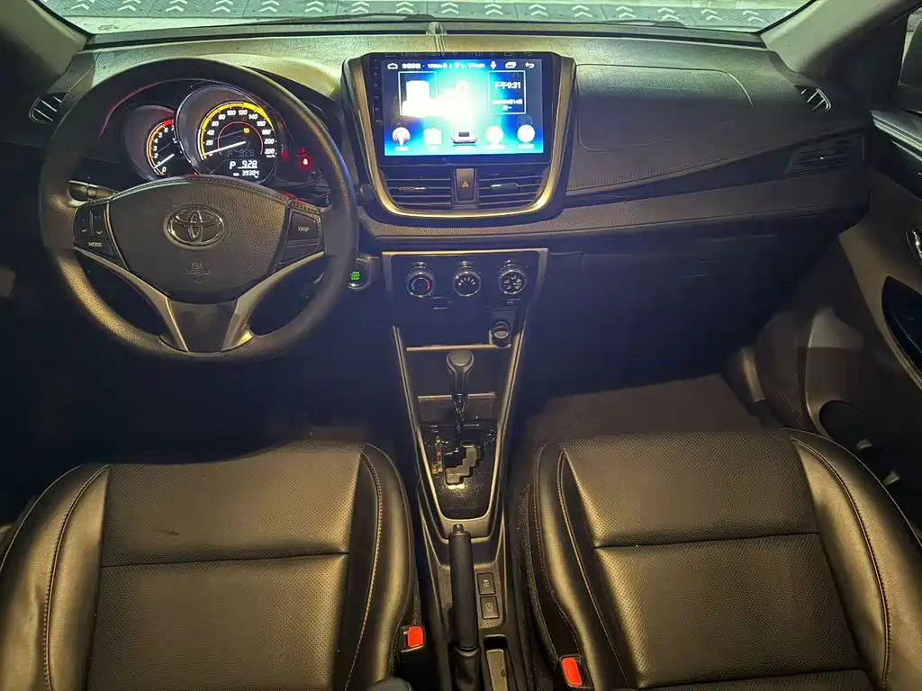 Toyota Yaris L — миниатюра 8