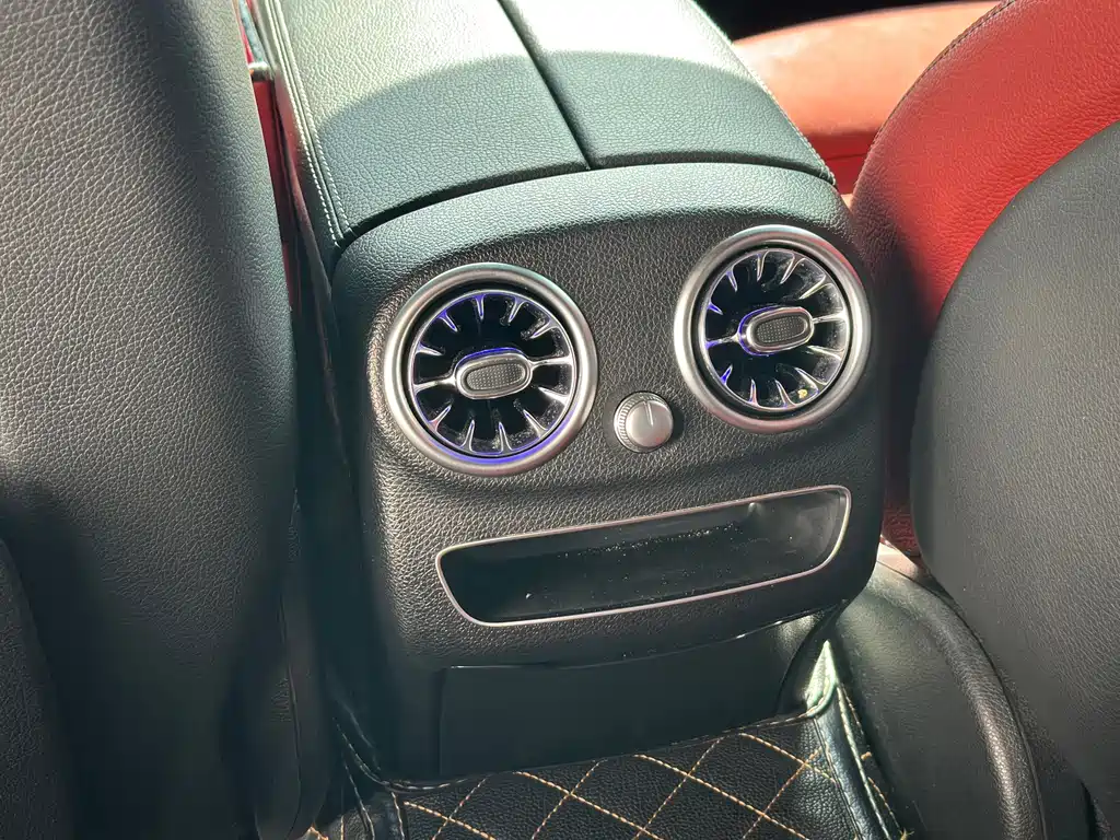 Mercedes-Benz C-Class — миниатюра 10