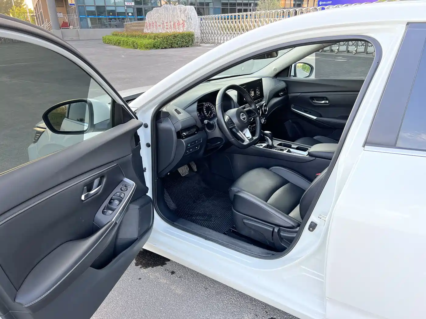 Nissan Sylphy 2024 Белый из Китая