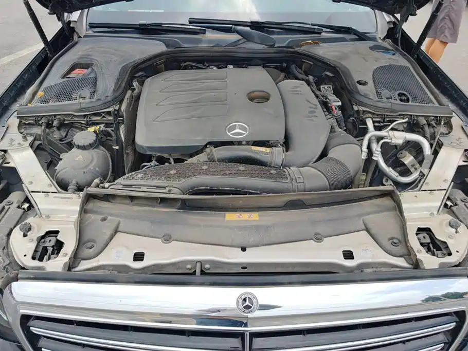 Mercedes-Benz E-Class — миниатюра 10