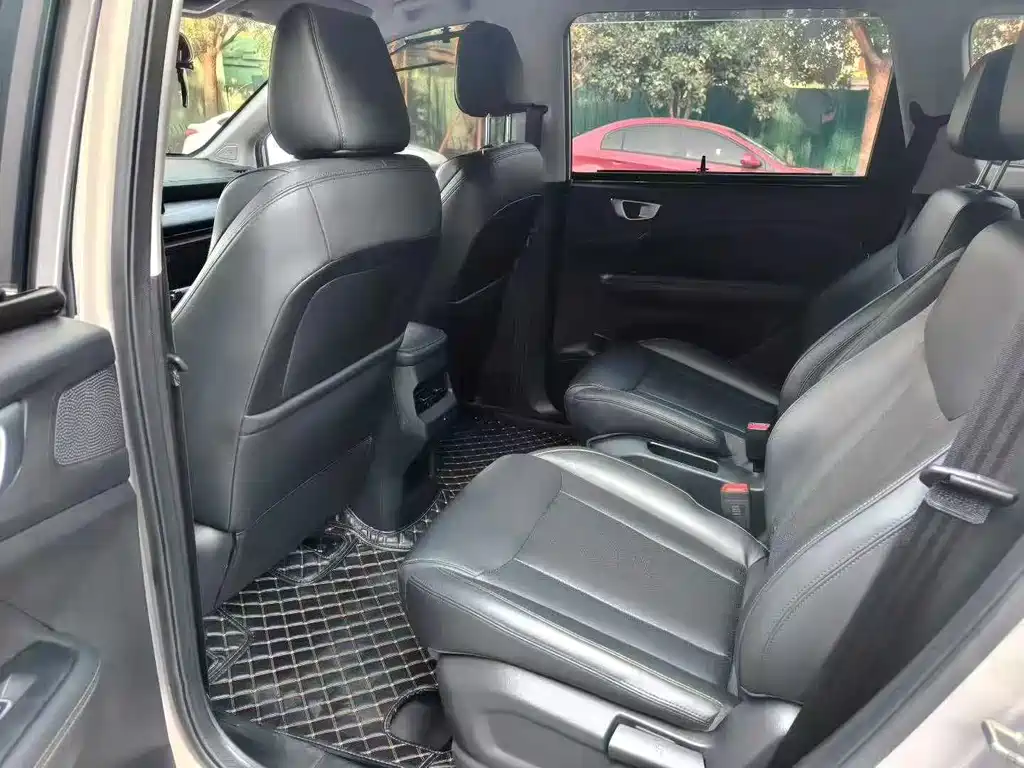 Wuling Jiachen — миниатюра 6