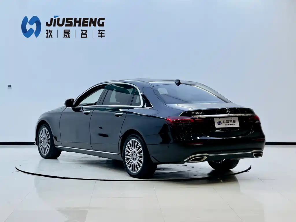 Mercedes-Benz E-Class — миниатюра 4