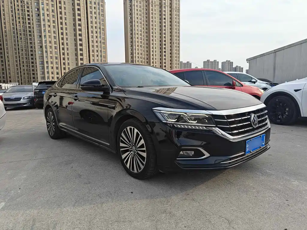Volkswagen Passat 2019 380TSI Luxury VI