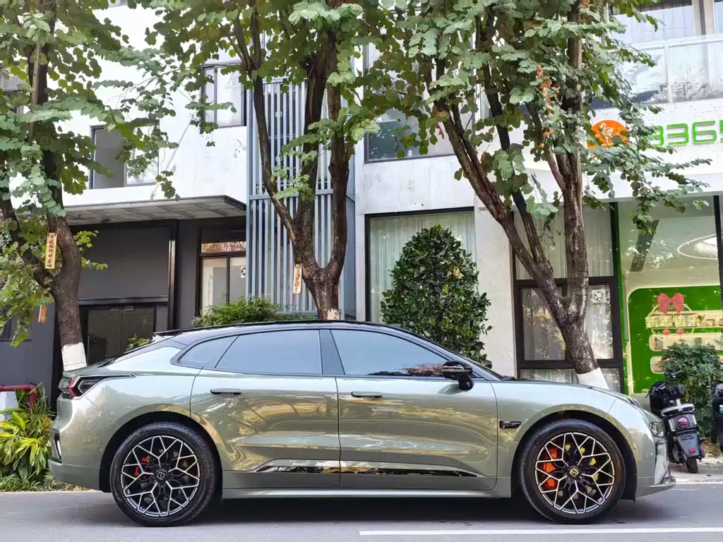 ZEEKR EXTREME KRYPTON 001