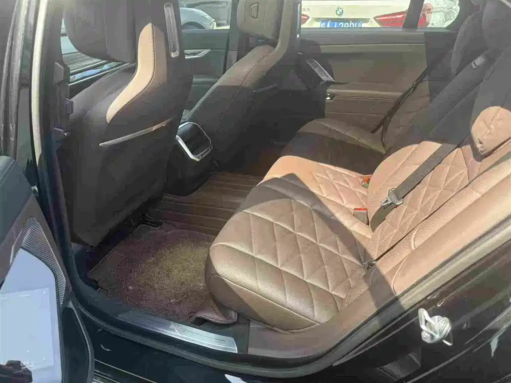 BMW 7 Series — миниатюра 6