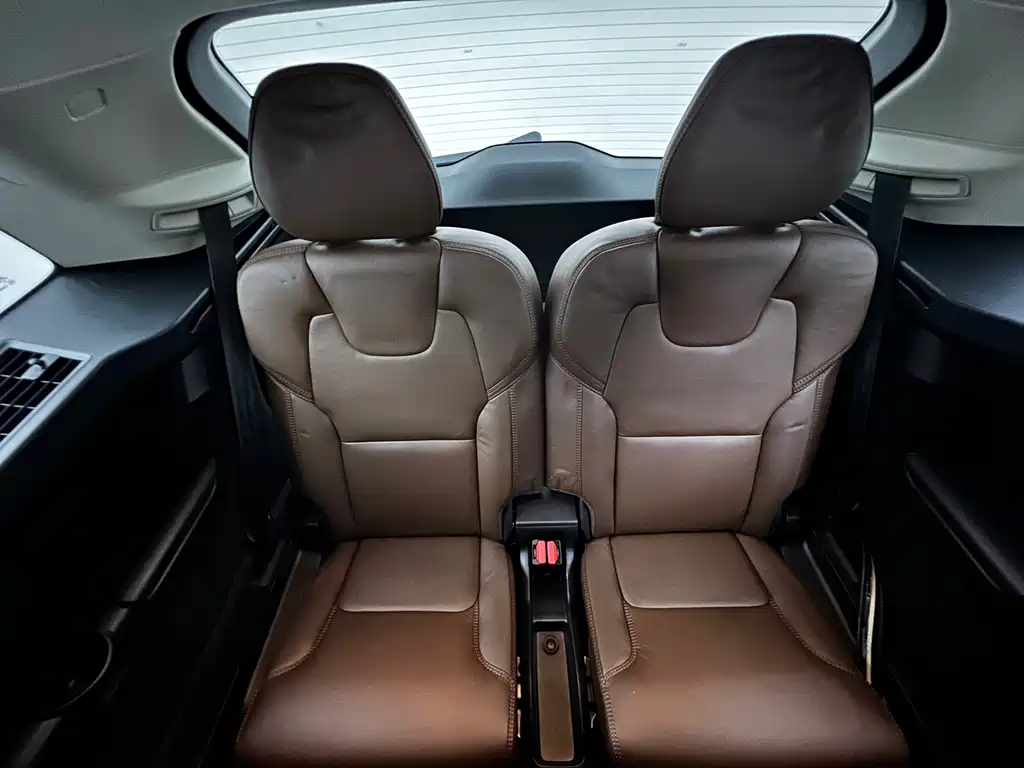 Volvo XC90 — миниатюра 21