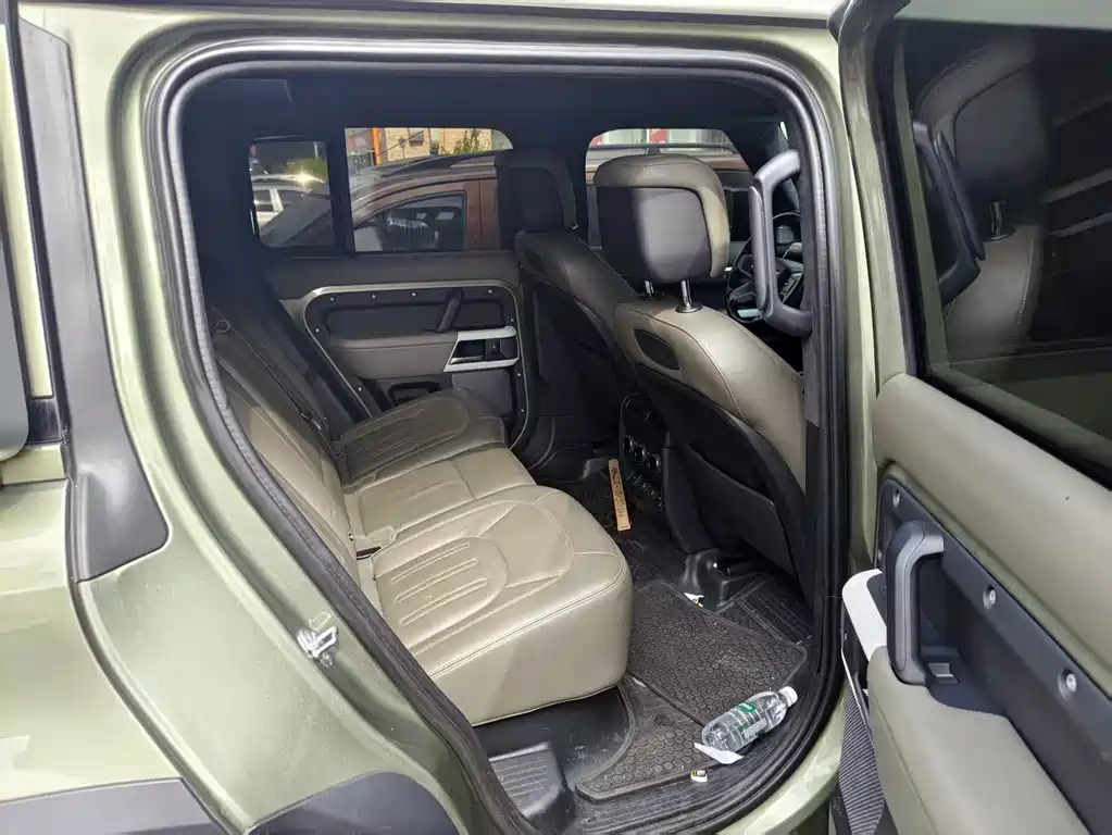Land Rover Defender — миниатюра 8