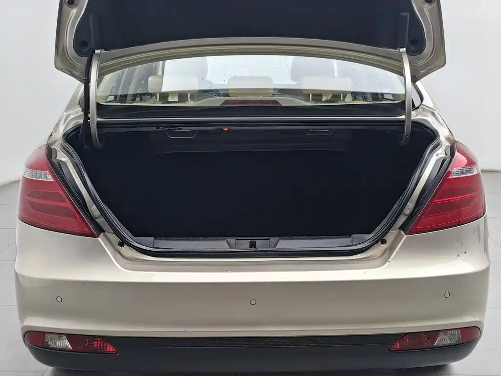 Geely Emgrand — миниатюра 16