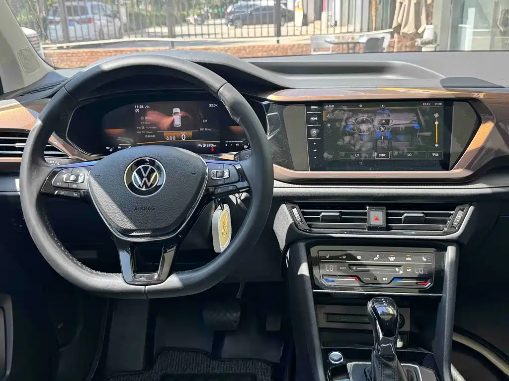 Volkswagen Tharu — миниатюра 5