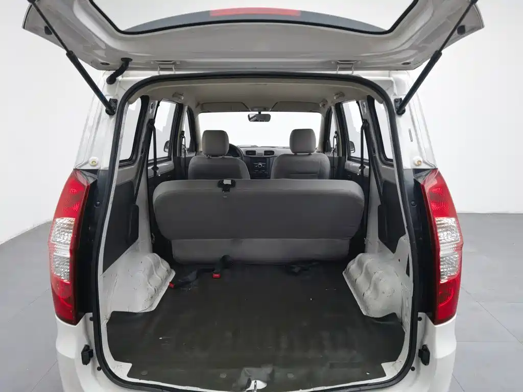 Wuling Hongguang — миниатюра 16