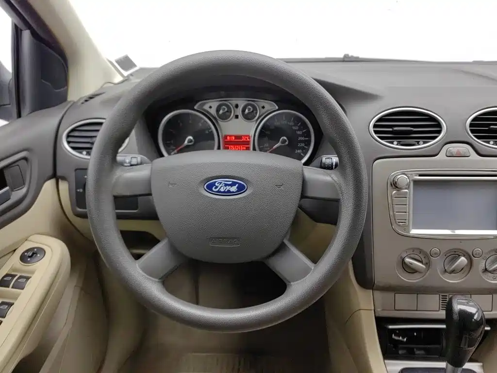 Ford Focus — миниатюра 11