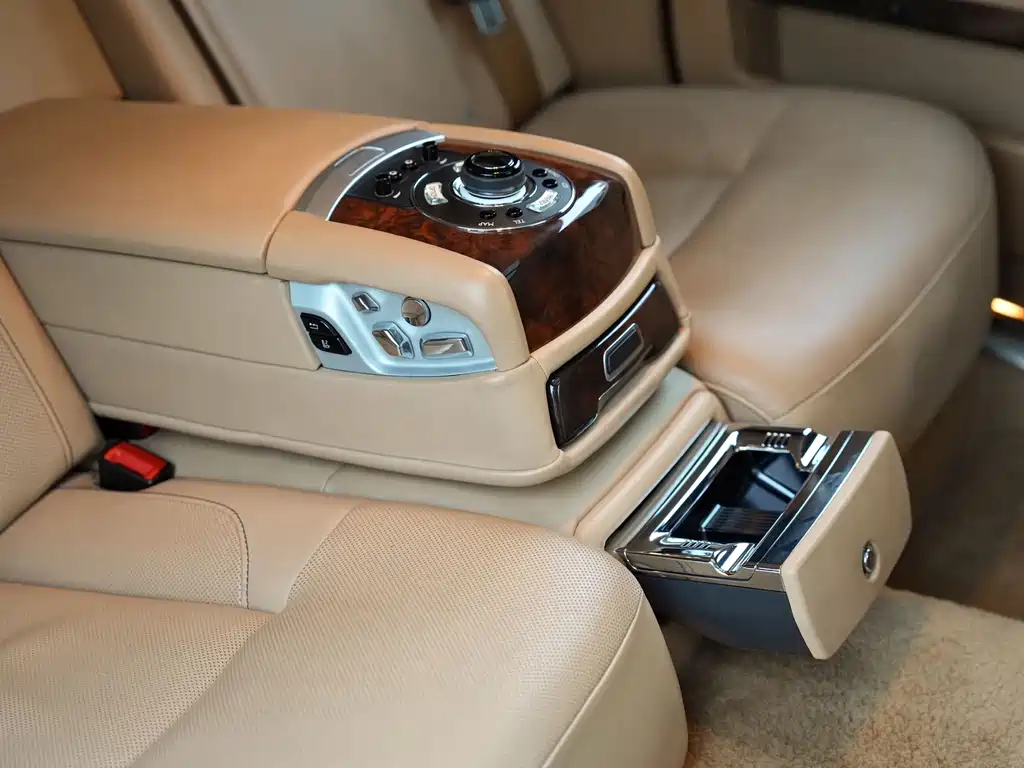 Rolls-Royce Ghost — миниатюра 13