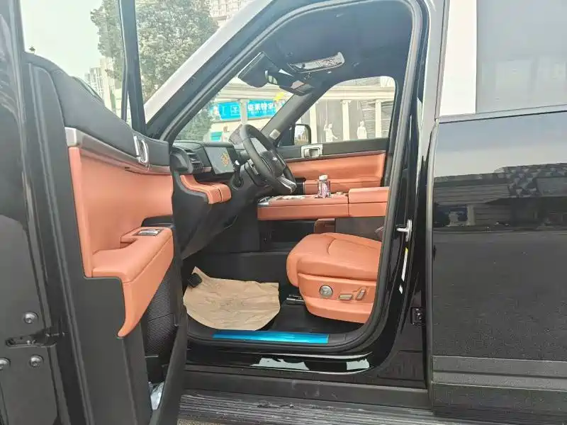 Fangchengbao Leopard 7 7 2025 200KM Max