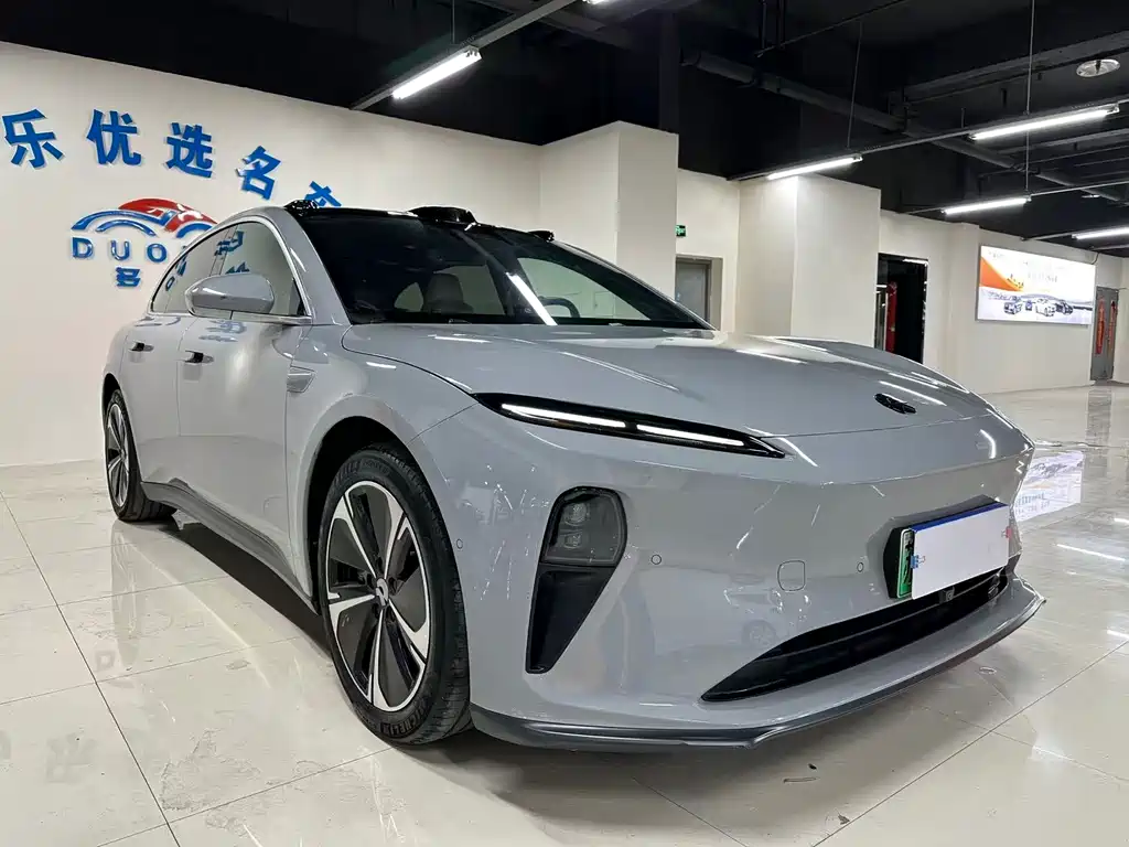 NIO NIO ET5T