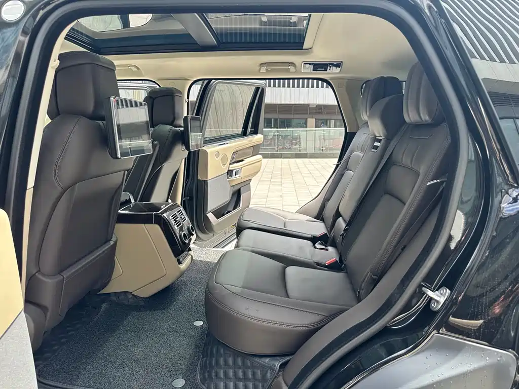 Land Rover Range Rover 2022 3.0 L6 400PS