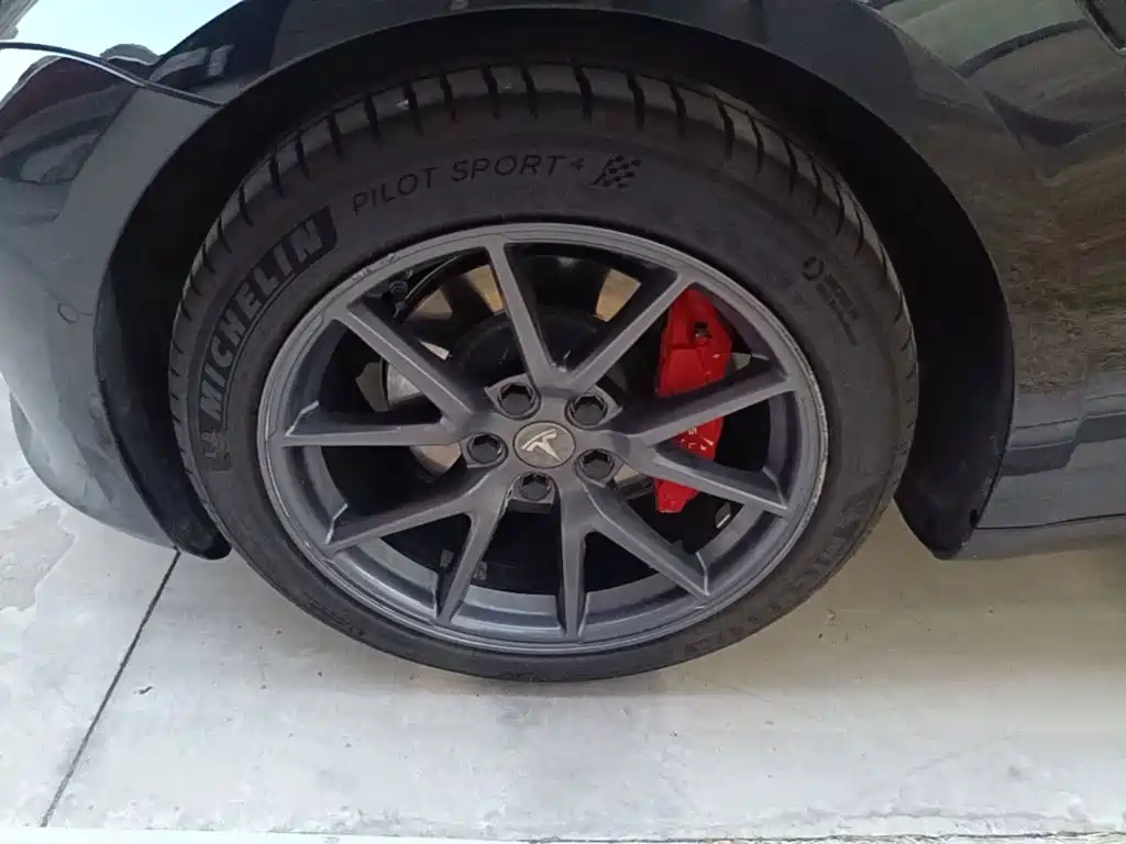 Tesla Model 3 — миниатюра 23