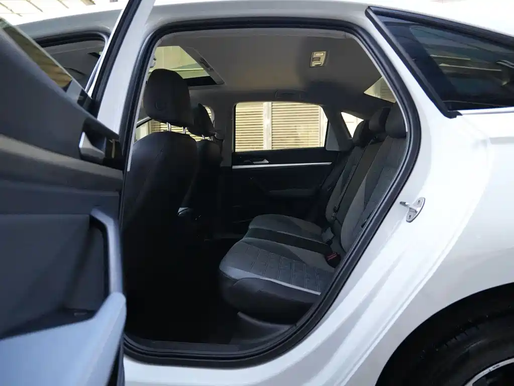 Volkswagen Lavida — миниатюра 9