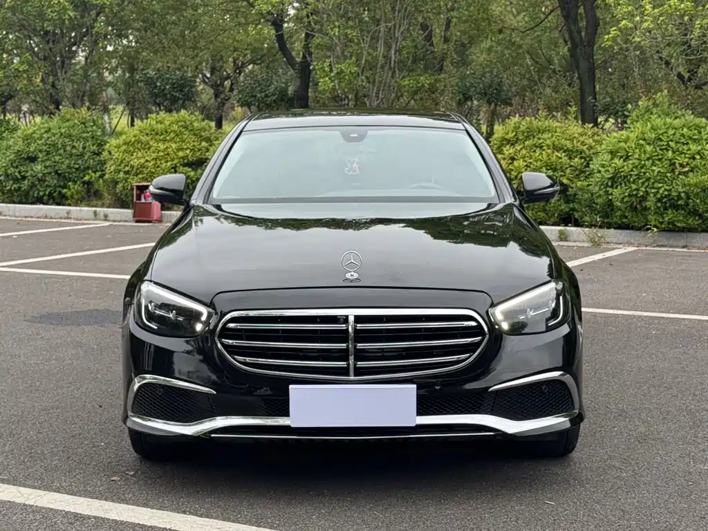 Mercedes-Benz E-Class — миниатюра 2