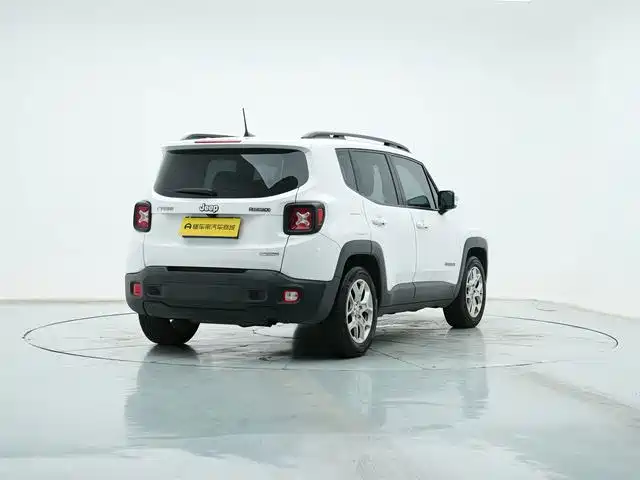 Jeep Renegade — миниатюра 4