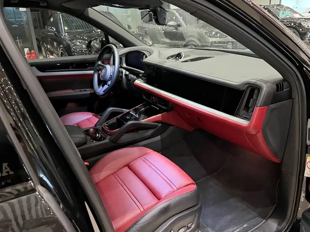 Porsche Cayenne — миниатюра 8