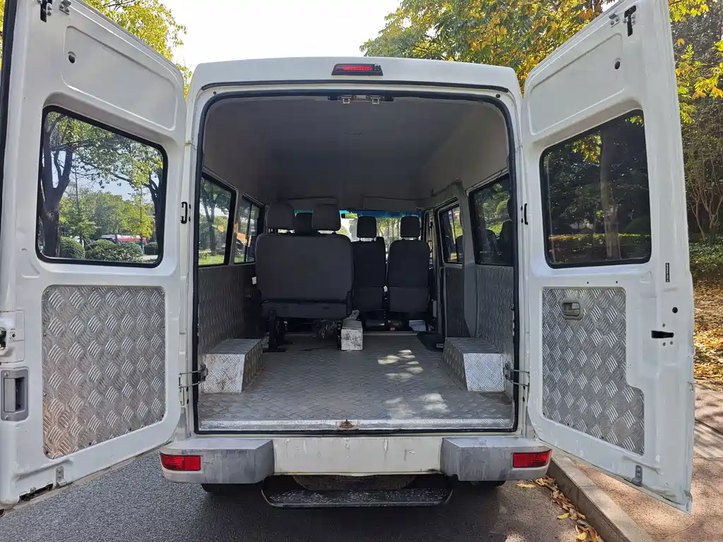 IVECO Daily — миниатюра 11