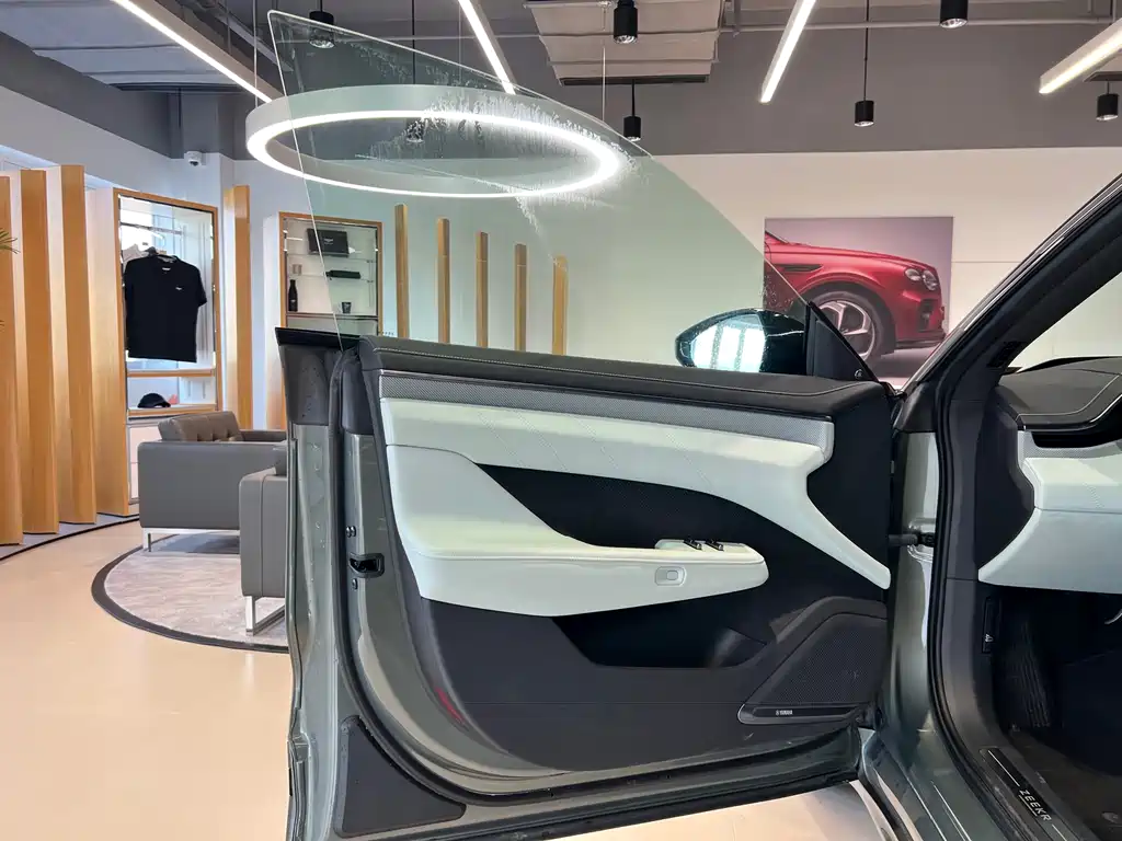 ZEEKR EXTREME KRYPTON 001