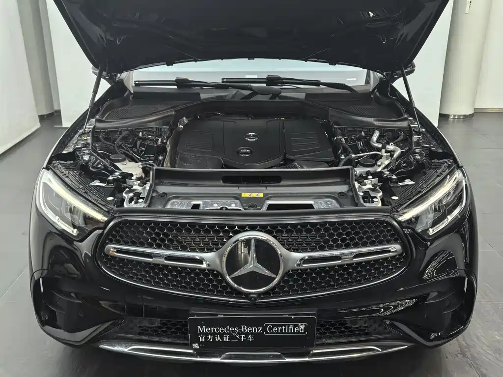 MERCEDES-BENZ GLC