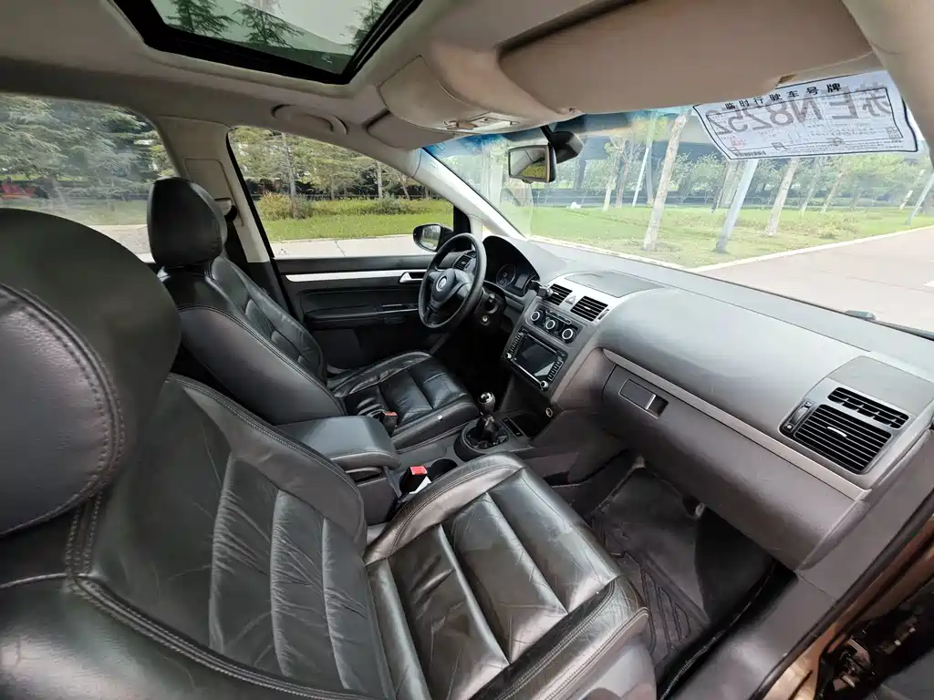 Volkswagen Touran — миниатюра 4
