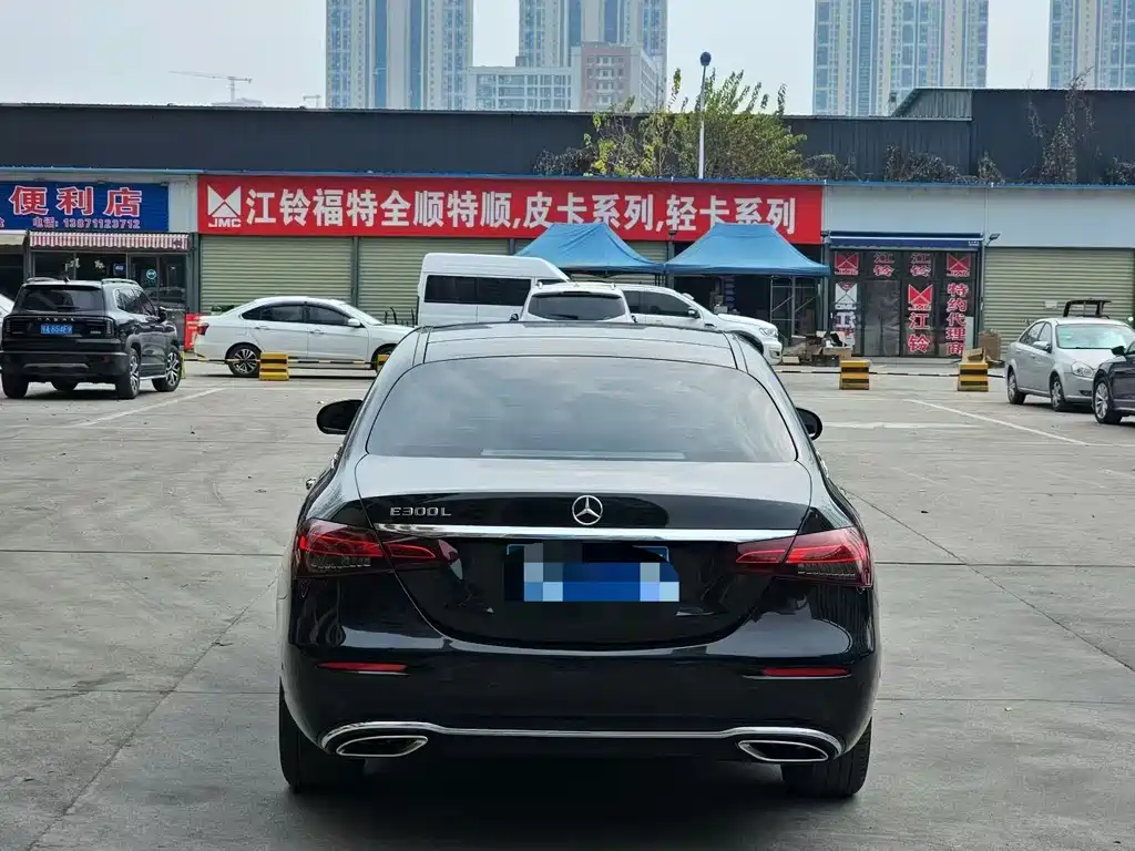 MERCEDES-BENZ E CLASS