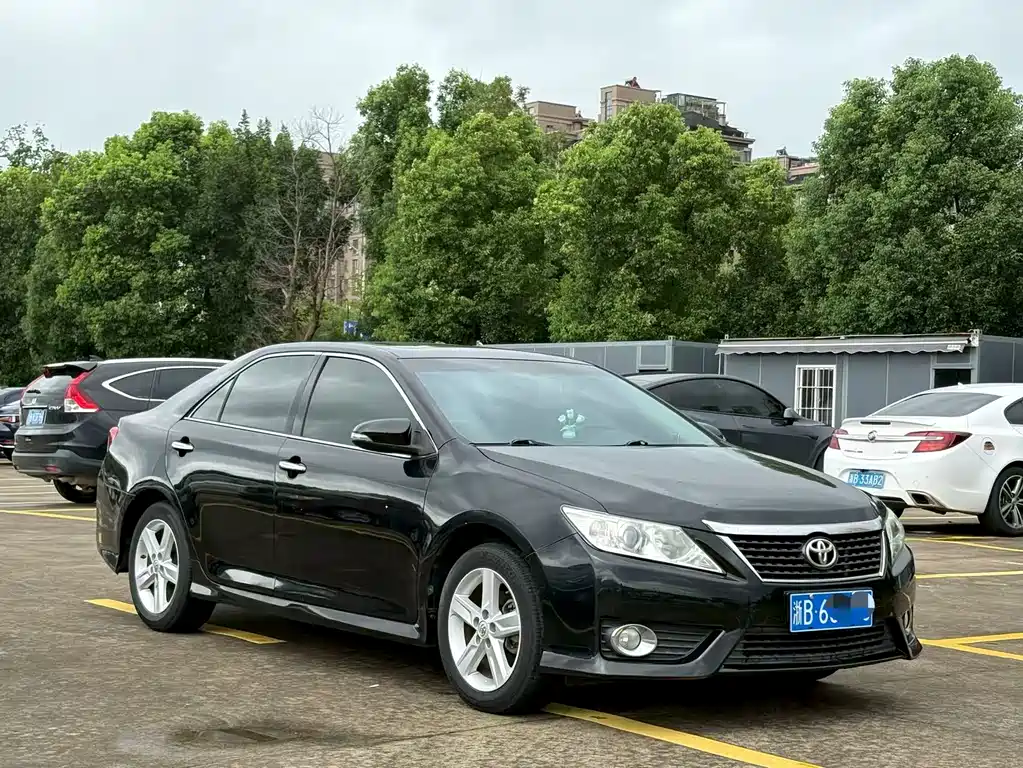 Toyota Camry — миниатюра 3