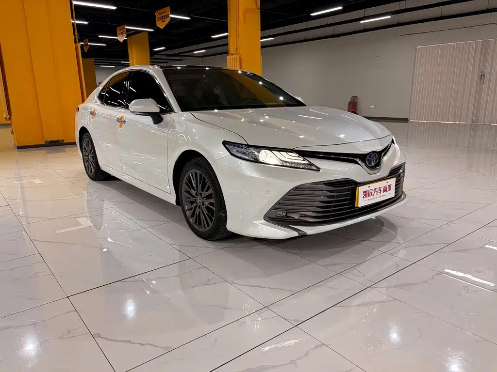 TOYOTA CAMRY