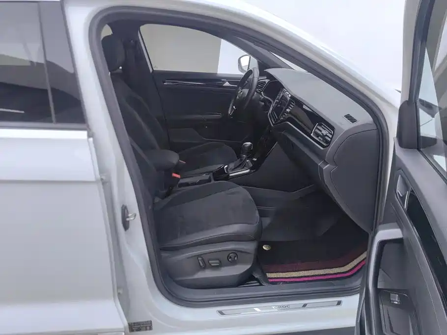 Volkswagen T-Roc — миниатюра 8
