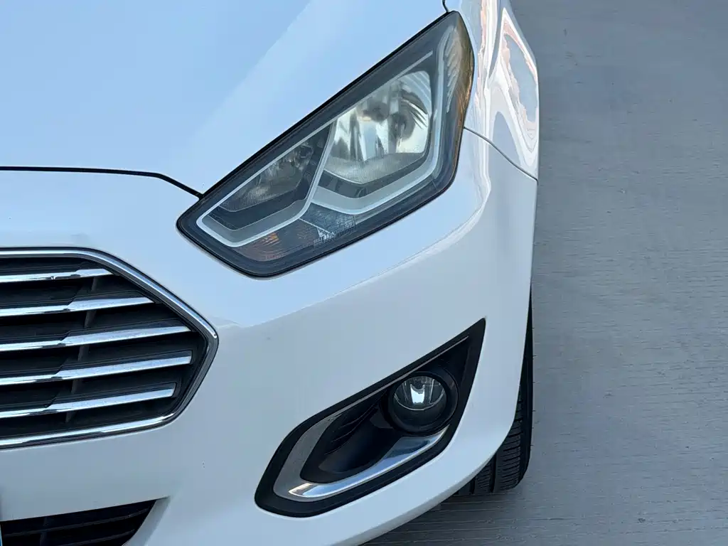 Ford Escort — миниатюра 13