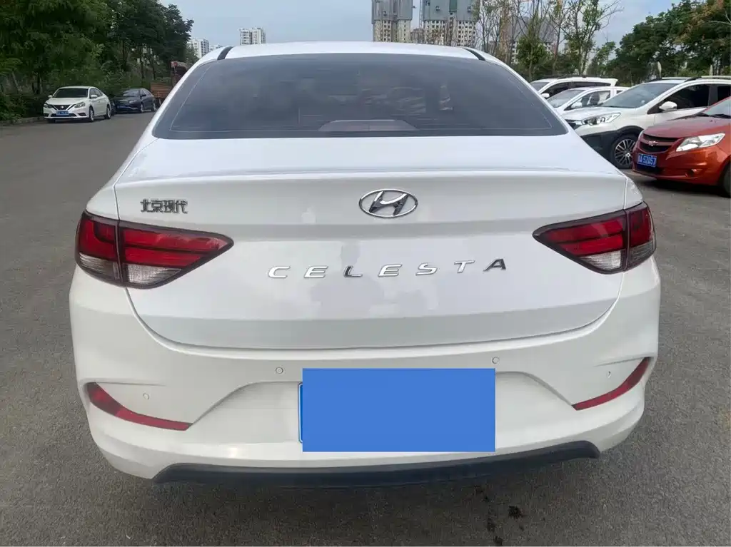 Hyundai Elantra — миниатюра 11