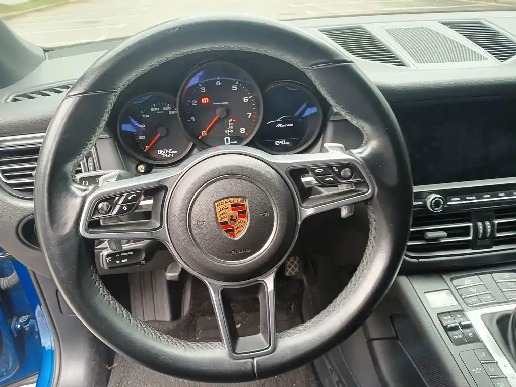 Porsche Macan — миниатюра 14