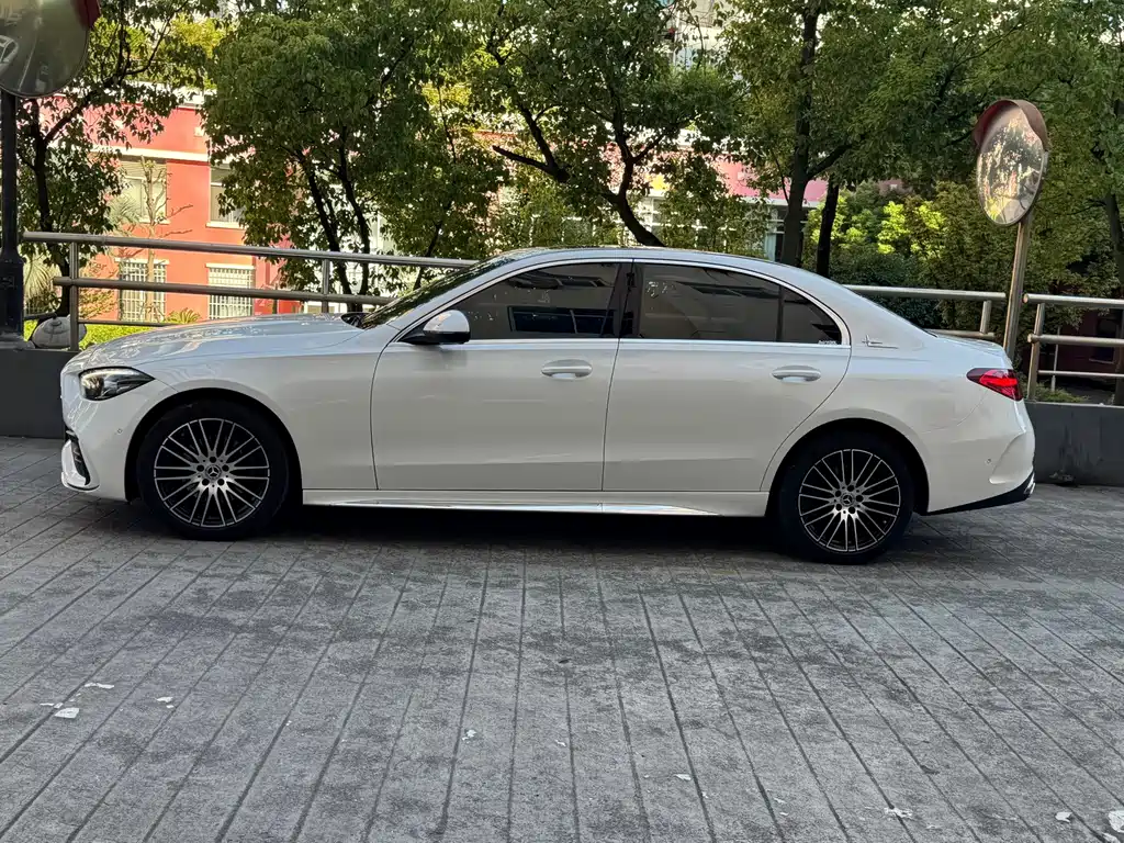 Mercedes-Benz C-Class — миниатюра 4