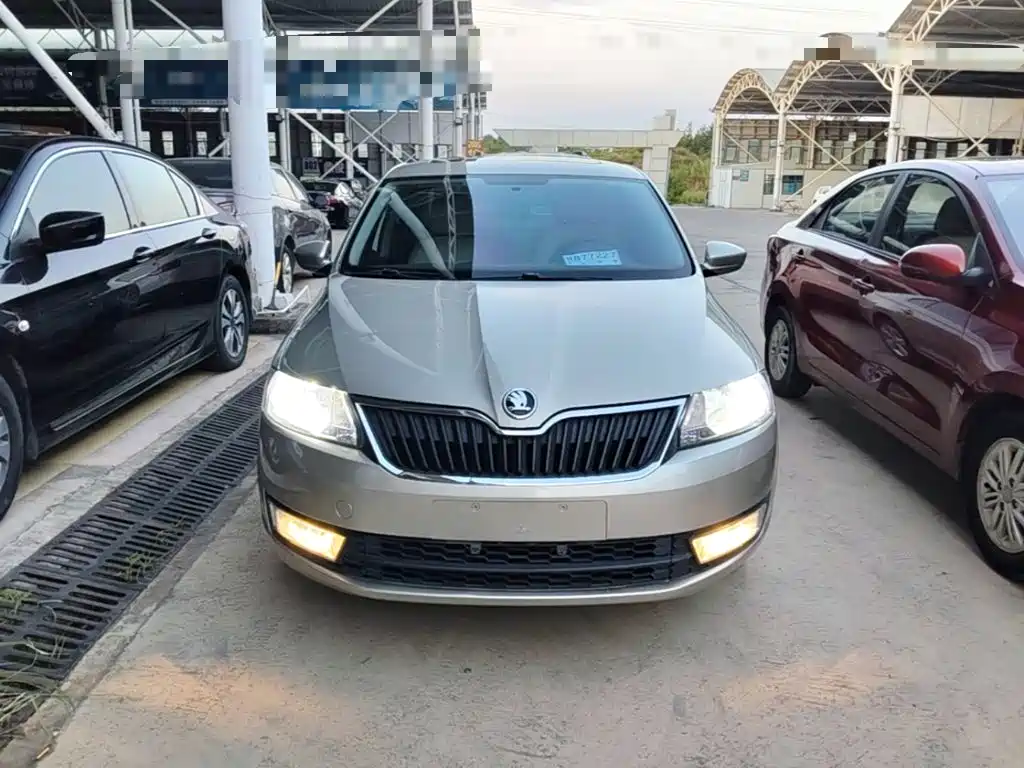 Skoda Rapid — миниатюра 3