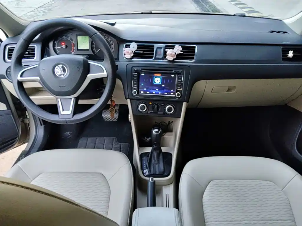 Skoda Rapid — миниатюра 10