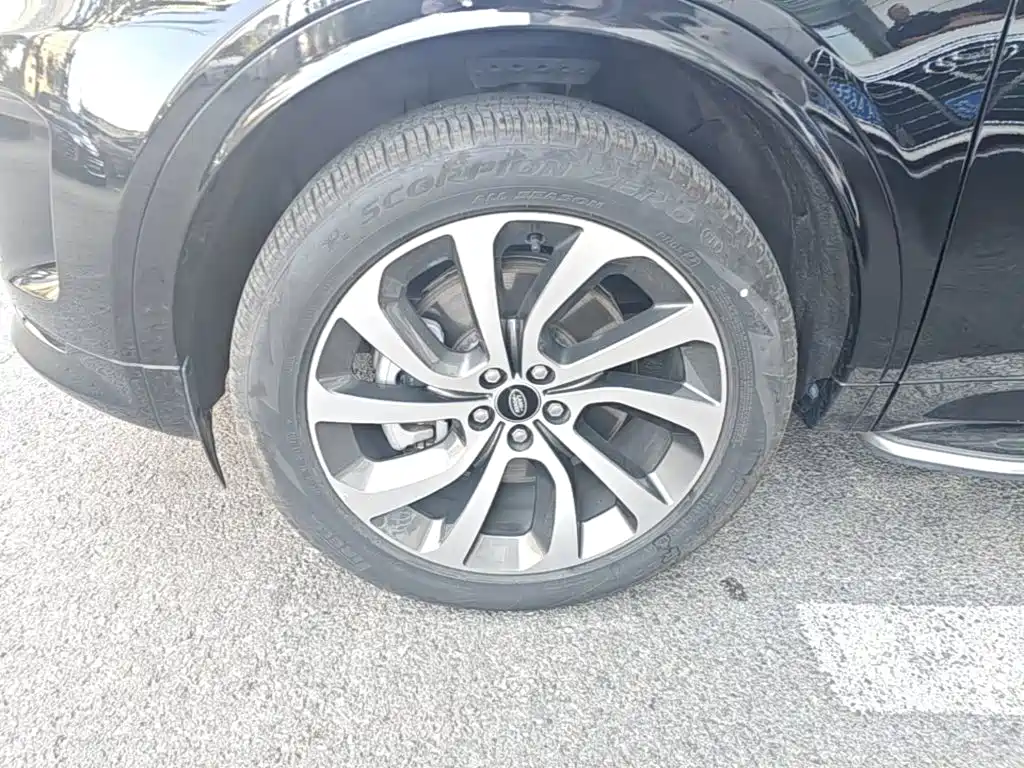 Land Rover Discovery Sport — миниатюра 23