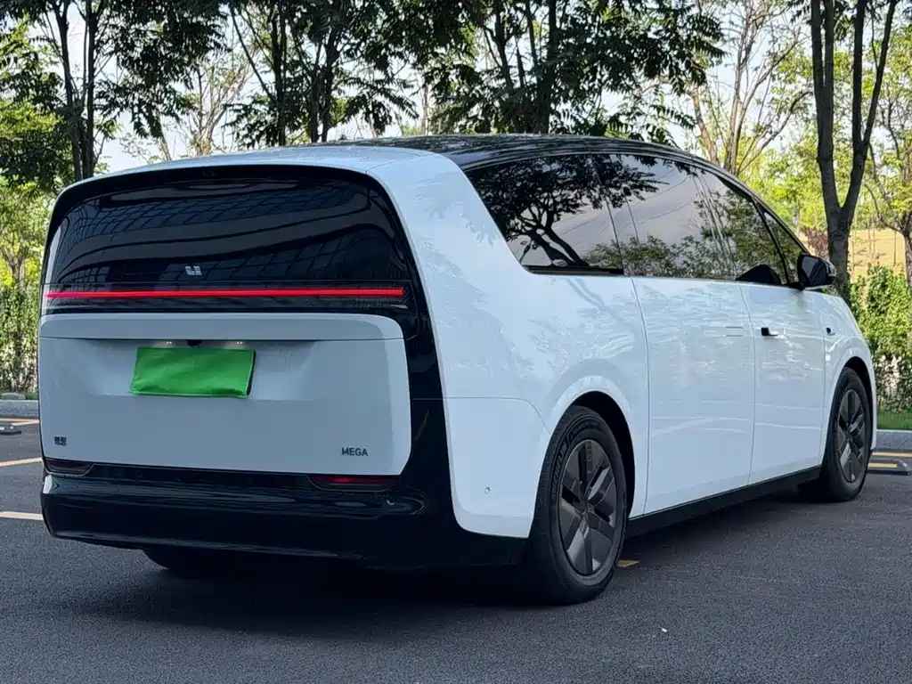 Li Auto MEGA 2025 Home